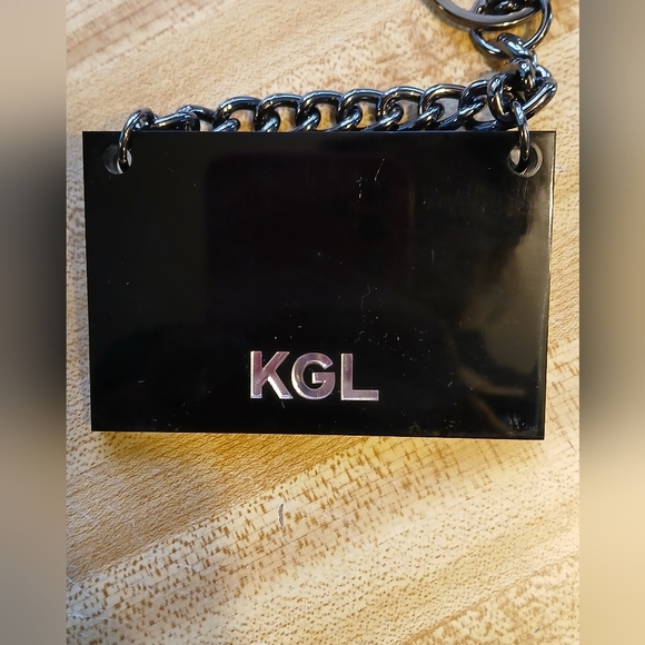 Kurt Geiger NWT/NIB Black & Silver Acrylic Keychain/Bag Charm - Picture 8 of 8